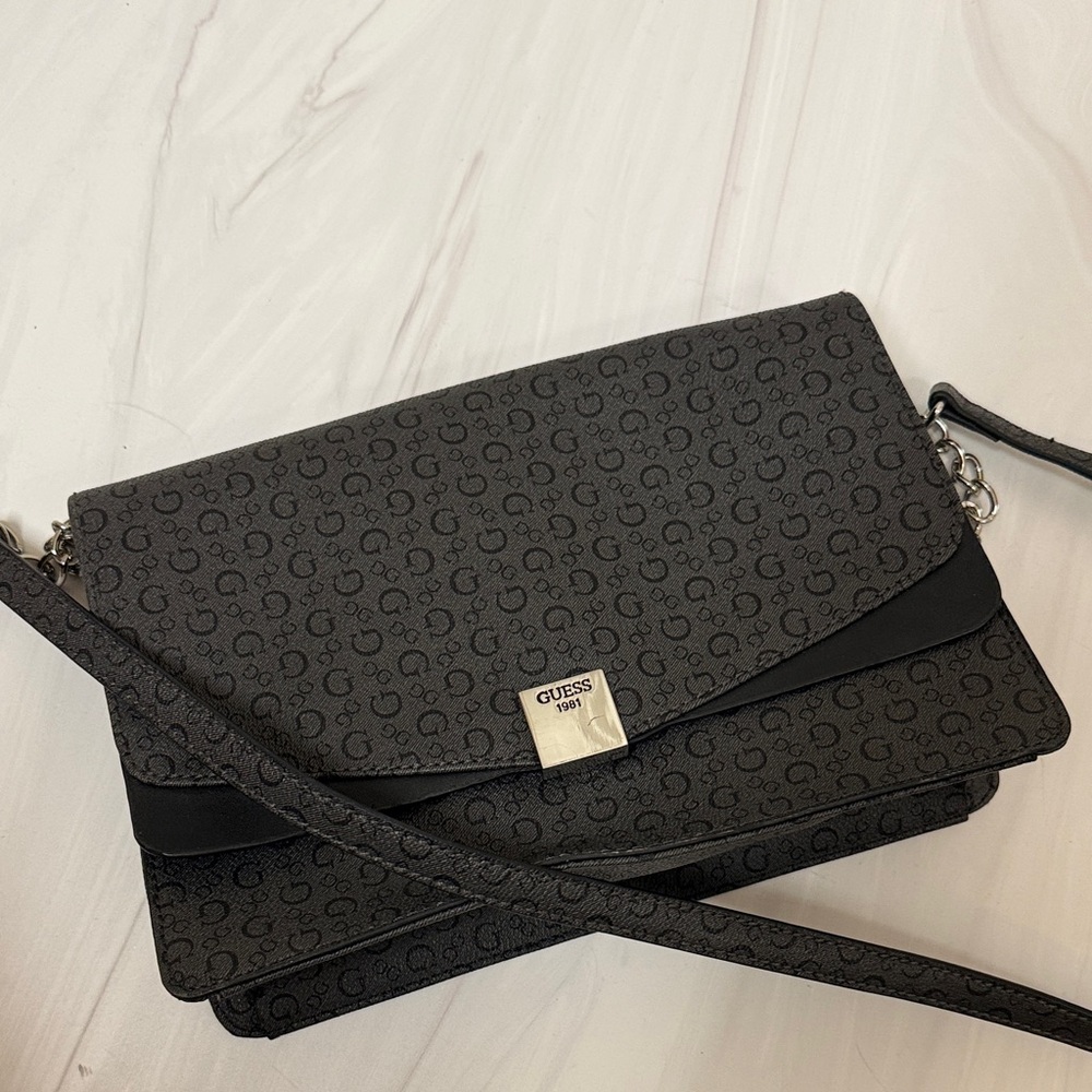 Vintage GUESS Black Patterned Women's Bag
